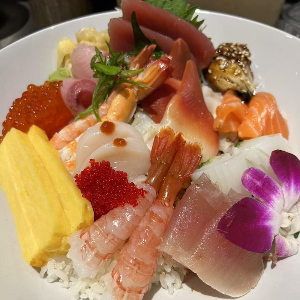 Chirashi bowl with assorted sashimi